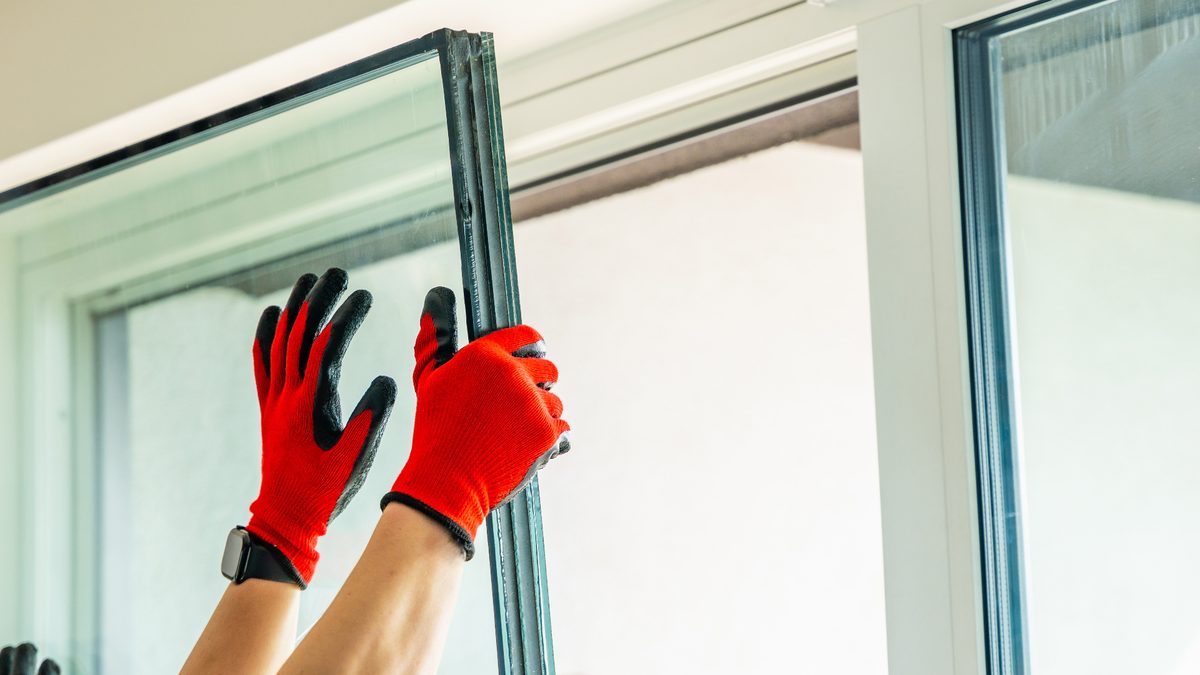 Pose de triple vitrage en copropriété — installation de fenêtre isolante par un artisan, Renocopro